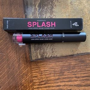Younique Splash Liquid Lipstick NIB- Superb